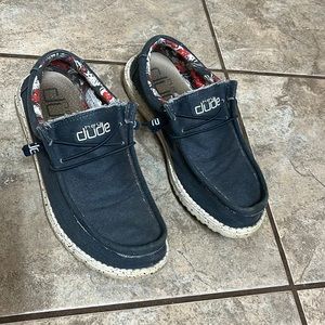 Size 10 men’s Hey Dude Slip on shoes Navy